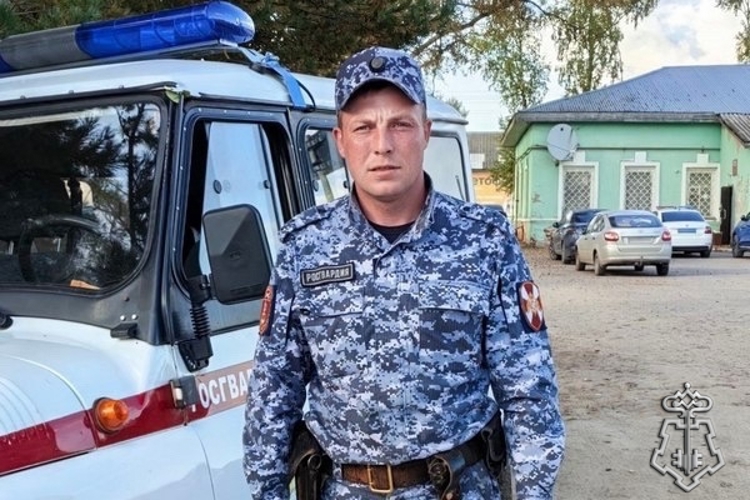 ВОЛОГОДСКИЙ РОСГВАРДЕЕЦ МОЖЕТ СТАТЬ ПОБЕДИТЕЛЕМ ВСЕРОССИЙСКОЙ НАРОДНОЙ ПРЕМИИ "ГОЛОС ГЕРОЕВ"