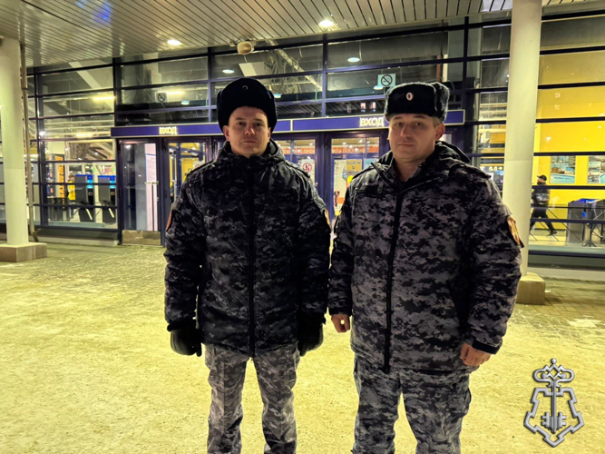 В Череповце сотрудники Росгвардии обеспечили безопасность хоккейного матча Северсталь - Лада