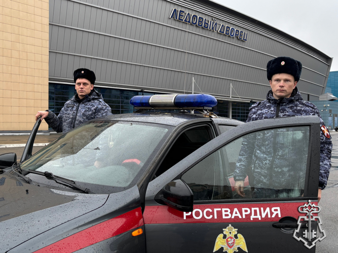 В Череповце сотрудники Росгвардии обеспечили безопасность хоккейного матча Северсталь - Трактор