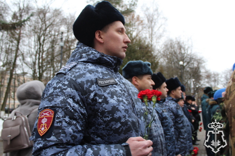  В Вологде сотрудники Росгвардии приняли участие в мероприятиях ко Дню неизвестного солдата