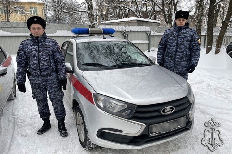 Вологжанин поблагодарил росгвардейцев за помощь на дороге