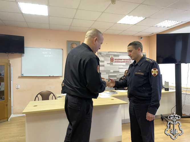 Сотрудники вневедомственной охраны Росгвардии в г.Великий Устюг получили новый служебный автомобиль