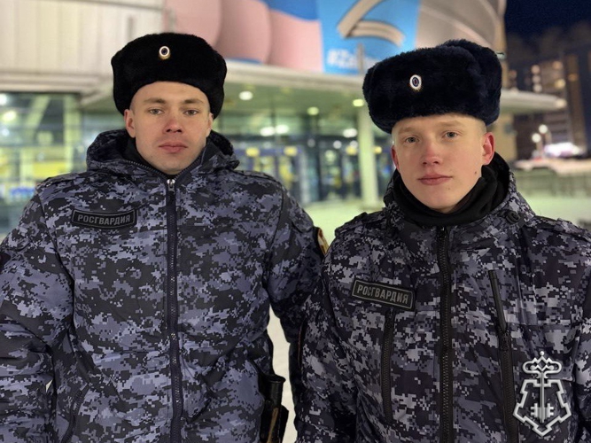 В Череповце сотрудники Росгвардии обеспечили безопасность хоккейного матча «Северсталь» - «Локомотив»