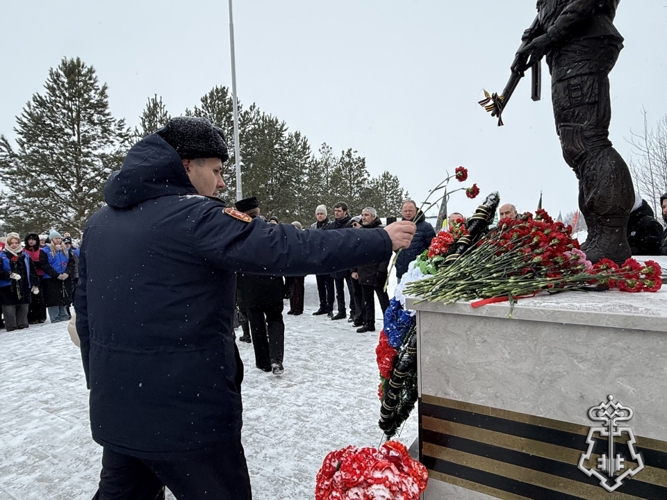 В Вологде сотрудник вневедомственной охраны принял участие в памятном мероприятии ко Дню защитника Отечества