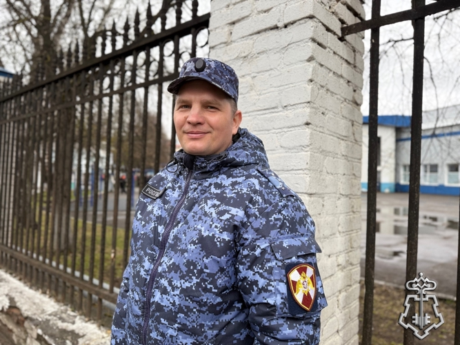 Росгвардейцы обеспечили безопасность футбольного матча в Вологде