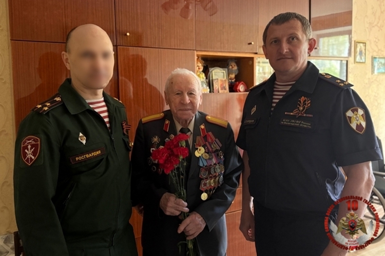 В Вологде сотрудники Росгвардии поздравили тружеников тыла, ветеранов ведомства с Днем Победы (ВИДЕО)