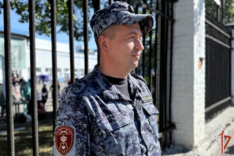  В Вологде сотрудники вневедомственной охраны обеспечили безопасность футбольного матча