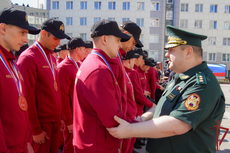 Заместитель директора Росгвардии генерал-полковник Василий Сонин поздравил победителей Всероссийского конкурса профессионального мастерства «Лучший по профессии» (фото, видео)