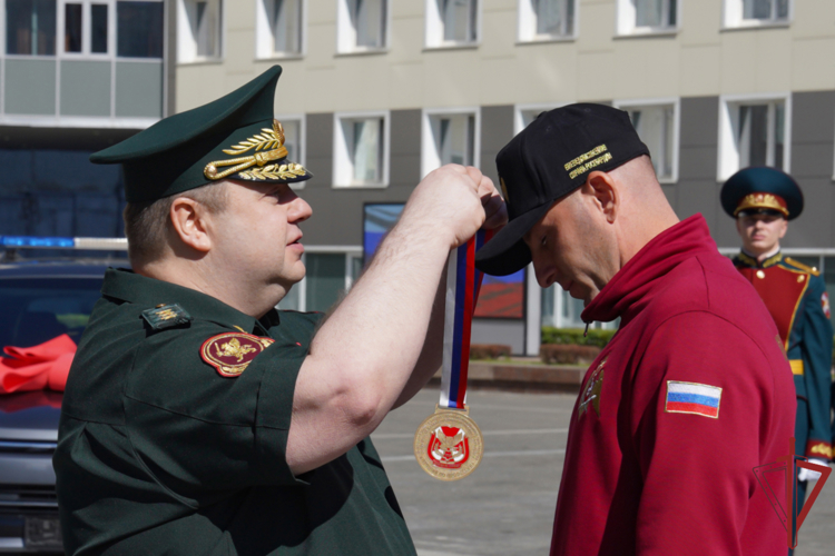 Заместитель директора Росгвардии генерал-полковник Василий Сонин поздравил победителей Всероссийского конкурса профессионального мастерства «Лучший по профессии» (фото, видео)