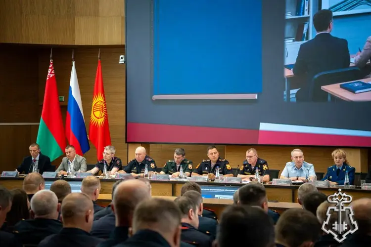 Руководитель управления вневедомственной охраны Росгвардии по Вологодской области принял участие во Всероссийском совещании-семинаре в Нижнем Новгороде (фото)