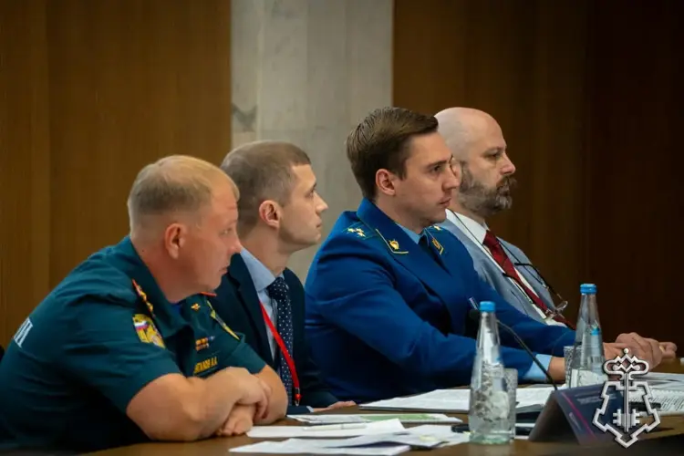 Руководитель управления вневедомственной охраны Росгвардии по Вологодской области принял участие во Всероссийском совещании-семинаре в Нижнем Новгороде (фото)