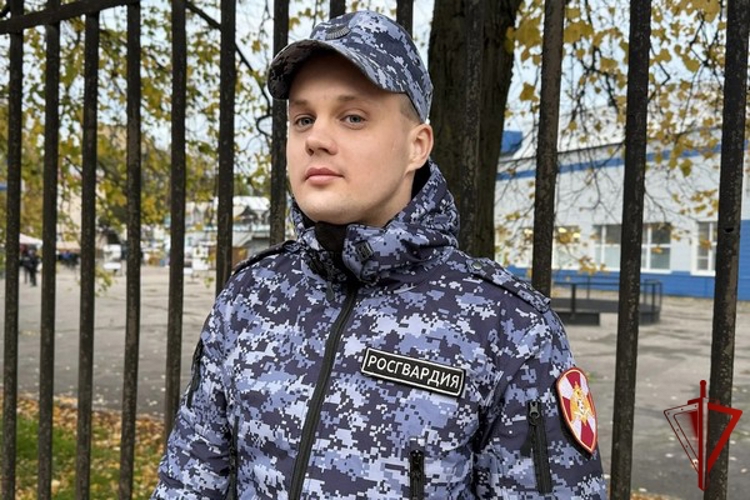 В Вологодской области росгвардейцы обеспечили футбольного матча первенства России по футболу Дивизиона-Б (фото) 