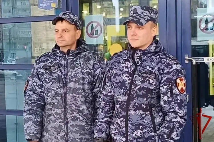 В Череповце сотрудники вневедомственной охраны обеспечили безопасность хоккейного матча «Северсталь» - «Адмирал» (фото)