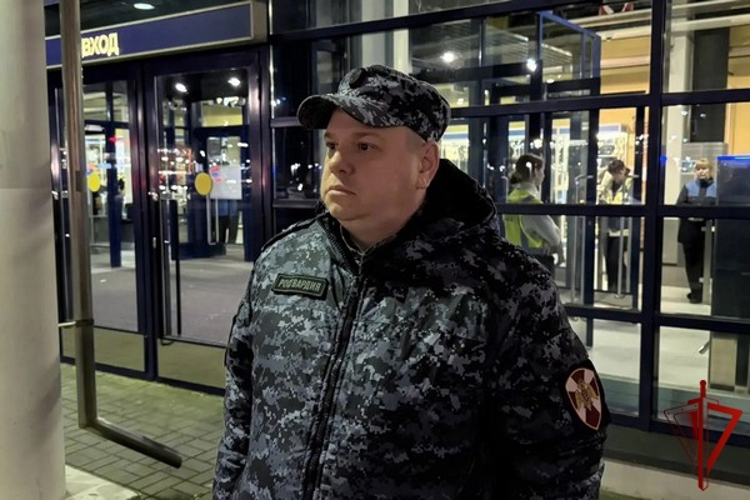 В Череповце росгвардейцы обеспечили безопасность хоккейного матча «Северсталь» - «Шанхайские драконы» (фото)