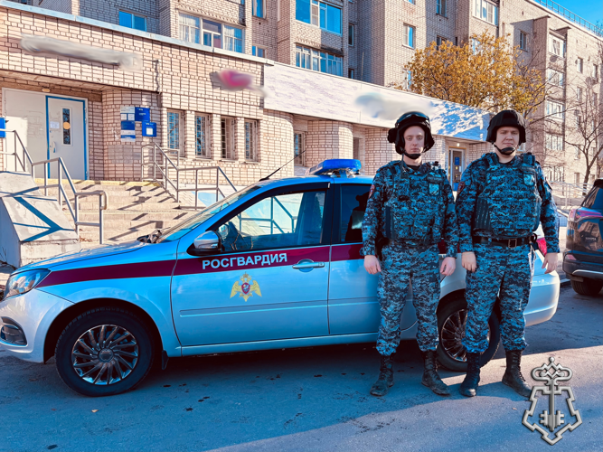  В Вологодской области росгвардейцы уберегли сокольчанина от перевода денежных средств мошенникам