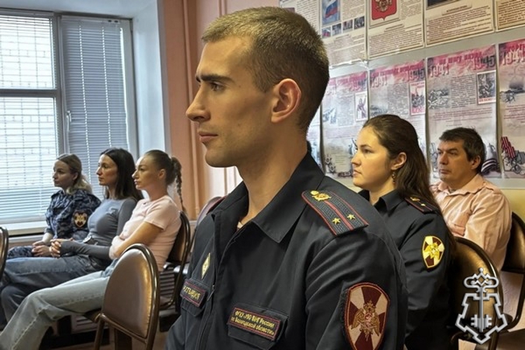 В Управлении вневедомственной охраны Росгвардии по Вологодской области прошло занятие, приуроченное ко Дню народного единства